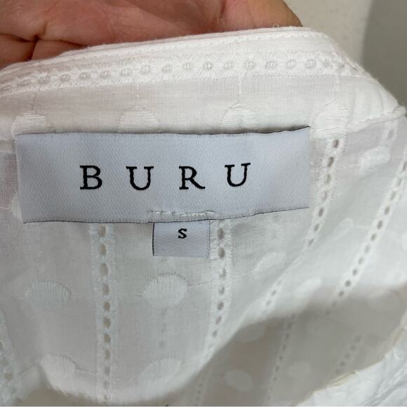 Buru White  Button Embroidered Detail 3/4 Sleeve   Top Small - Picture 8 of 8